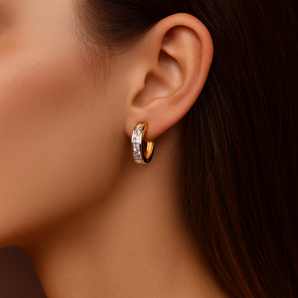 Paolina – Elegante guld- og krystalørering