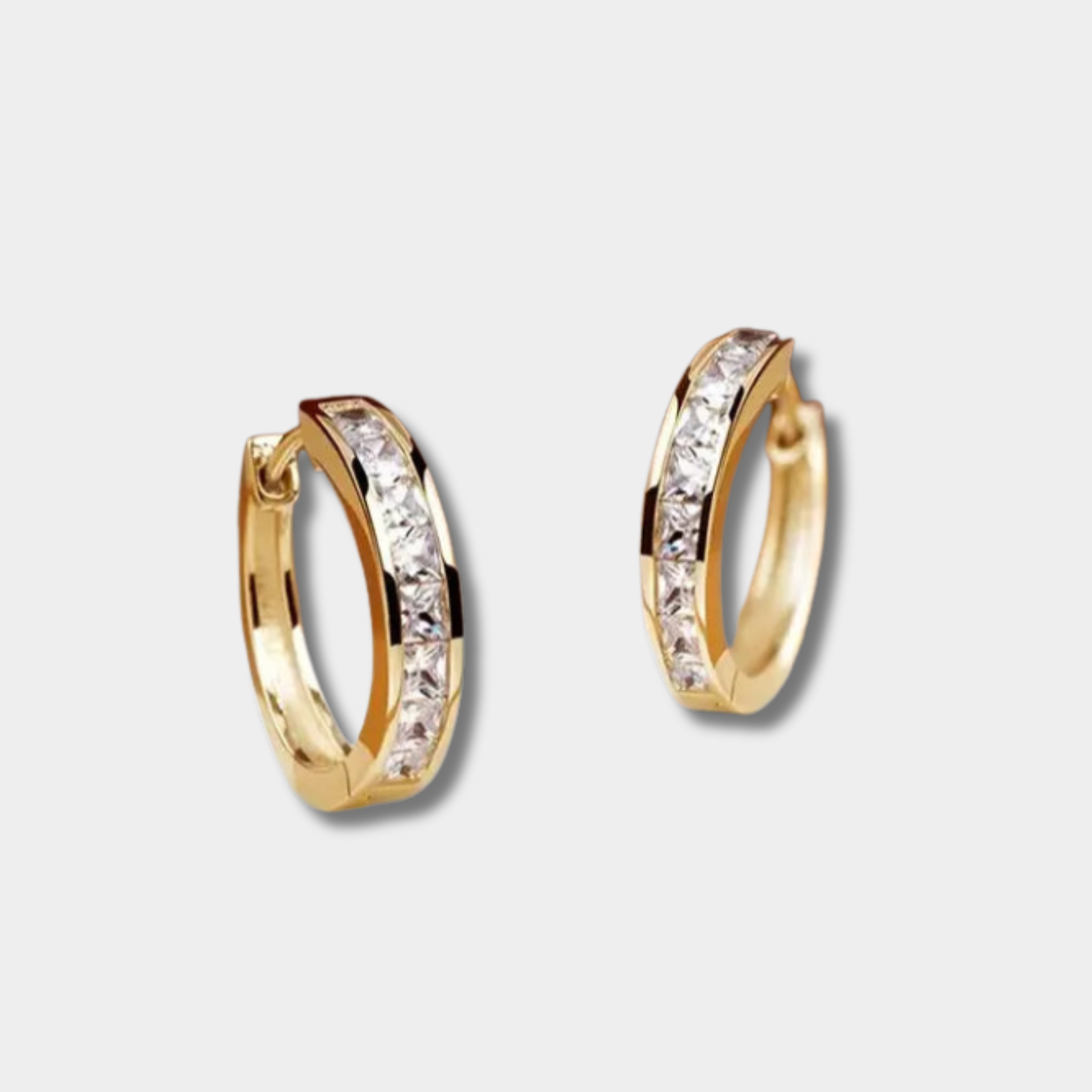 Paolina – Elegante guld- og krystalørering