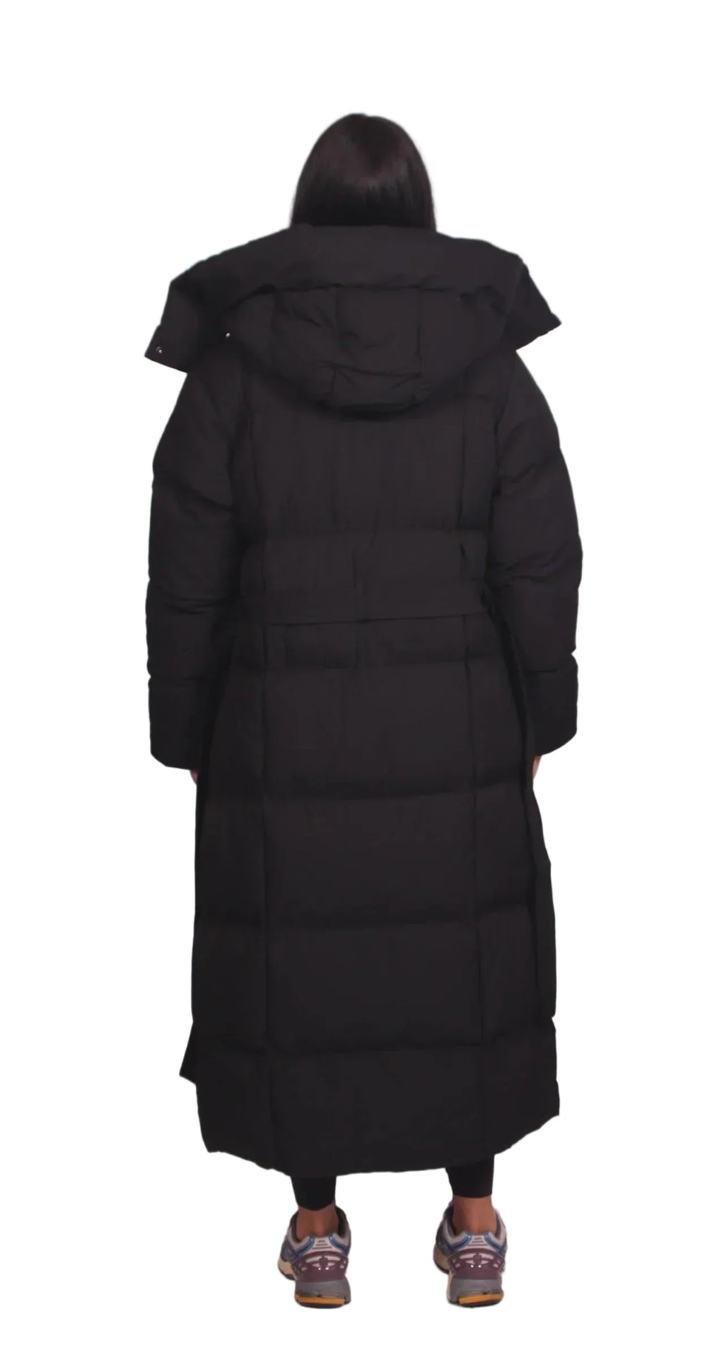 Carmen – lang vinterjakke med bælte og puffer-design