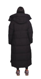 Carmen – lang vinterjakke med bælte og puffer-design