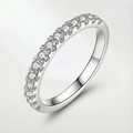 Vielsesring med moissanite